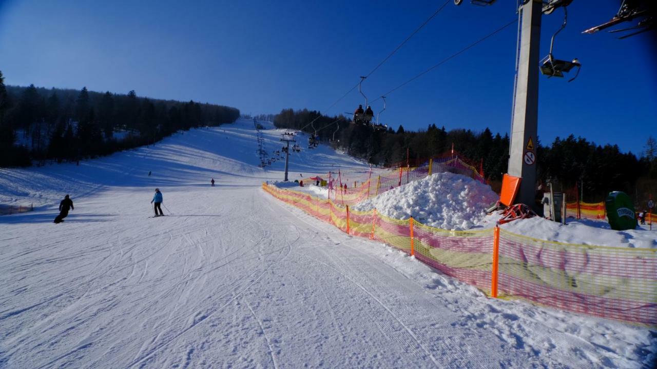 Pensjonat Laworta Ski Устрики-Долішні Екстер'єр фото