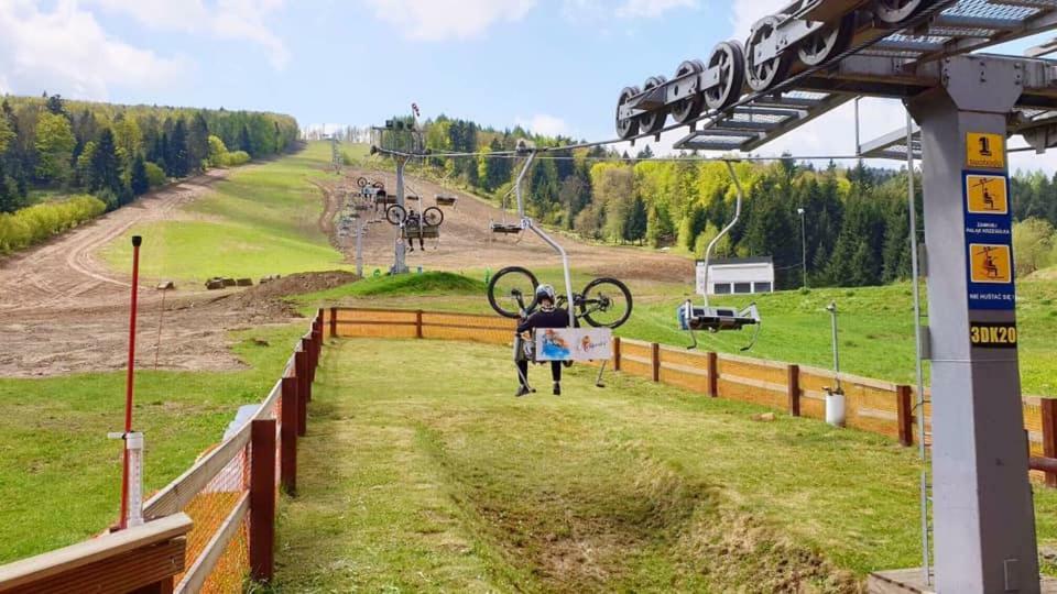 Pensjonat Laworta Ski Устрики-Долішні Екстер'єр фото
